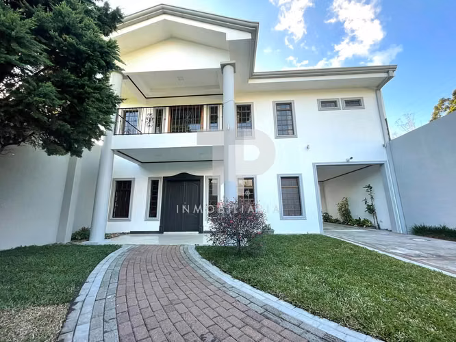 Venta I Santo Domingo de Heredia - Propiedad con Piscina. (JCC29)