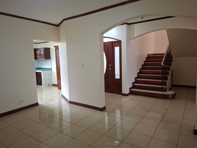 Casa 415 m² en venta en Collados del Este