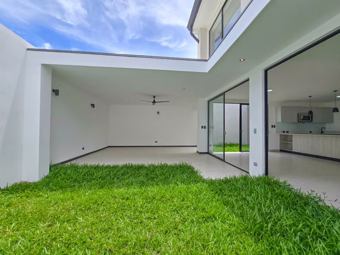 Para estrenar! Alquiler de casa en Condominio Lindora Village – Santa Ana - Imagen 18