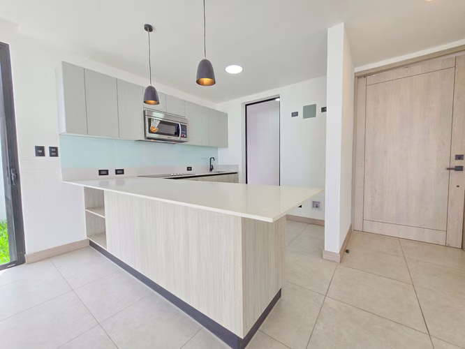 Para estrenar! Alquiler de casa en Condominio Lindora Village – Santa Ana - Imagen 2