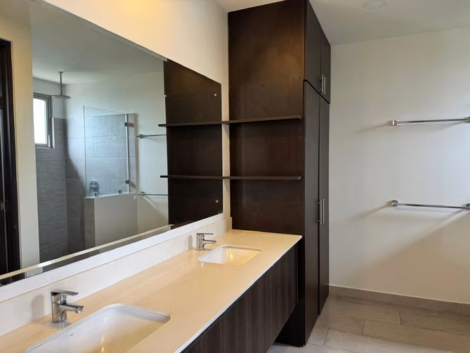 Venta de Casa en  Escazu  Condominio Exclusivo - Imagen 6