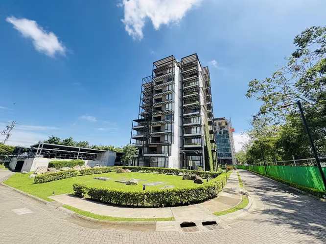 Alquiler de apartamento amueblado en torre de Condominio Qalma, Coyol de Alajuela - Imagen 5