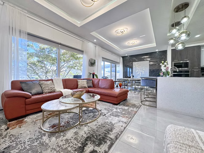 Penthouse West Heights Apartamento | Walkable to Stores - Imagen 4