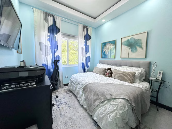 Penthouse West Heights Apartamento | Walkable to Stores - Imagen 16