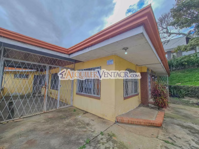 LAURELES ESCAZU! PROPIEDAD PARA REMODELAR CON 1.436 M2 DE TERRENO - Imagen 3