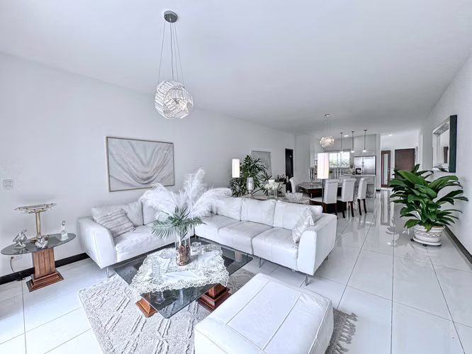 Casa Luz one level home with pool for sale in Escazu - Imagen 12