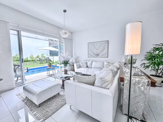 Casa Luz one level home with pool for sale in Escazu - Imagen 6