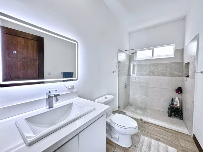 Casa Luz one level home with pool for sale in Escazu - Imagen 19