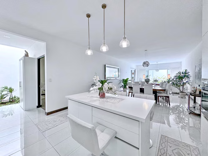 Casa Luz one level home with pool for sale in Escazu - Imagen 14