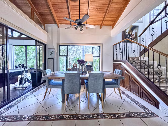 Casa Palm Gardens | 3 Properties | Santa Ana Suburban Living - Imagen 9