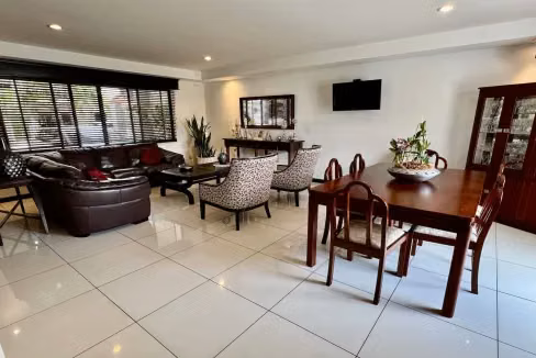 Casa de 2 Plantas en Residencial, Santa Ana centro - Imagen 7