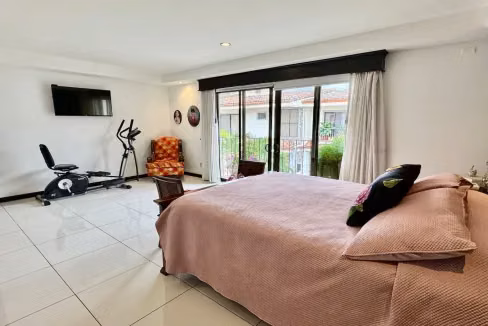 Casa de 2 Plantas en Residencial, Santa Ana centro - Imagen 14
