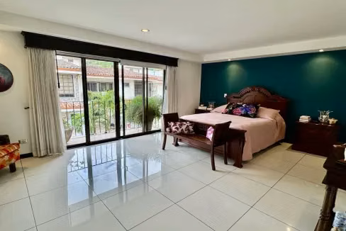 Casa de 2 Plantas en Residencial, Santa Ana centro - Imagen 13