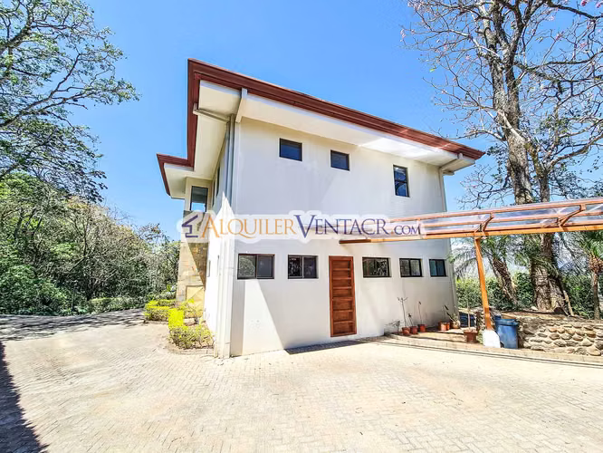 LUJOSA CASA CON 1.039 M2 DE LOTE Y VISTA EN BRASIL DE MORA SANTA ANA - Imagen 4