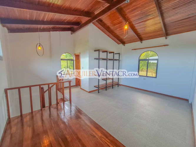 CASA CON PISCINA PROPIA Y VISTA CON 1.735 M2 DE LOTE EN SANTA ANA PIEDADES - Imagen 19