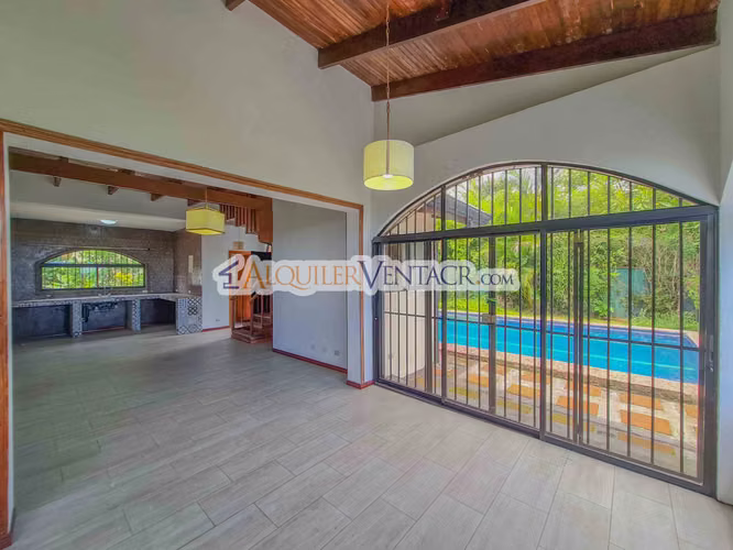 CASA CON PISCINA PROPIA Y VISTA CON 1.735 M2 DE LOTE EN SANTA ANA PIEDADES - Imagen 13