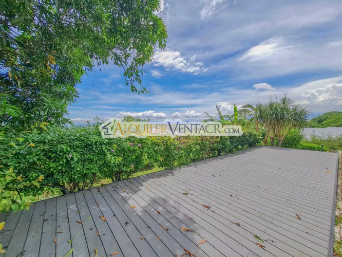 CASA CON PISCINA PROPIA Y VISTA CON 1.735 M2 DE LOTE EN SANTA ANA PIEDADES - Imagen 5
