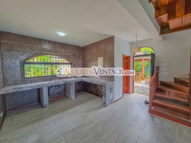 CASA CON PISCINA PROPIA Y VISTA CON 1.735 M2 DE LOTE EN SANTA ANA PIEDADES - Imagen 11