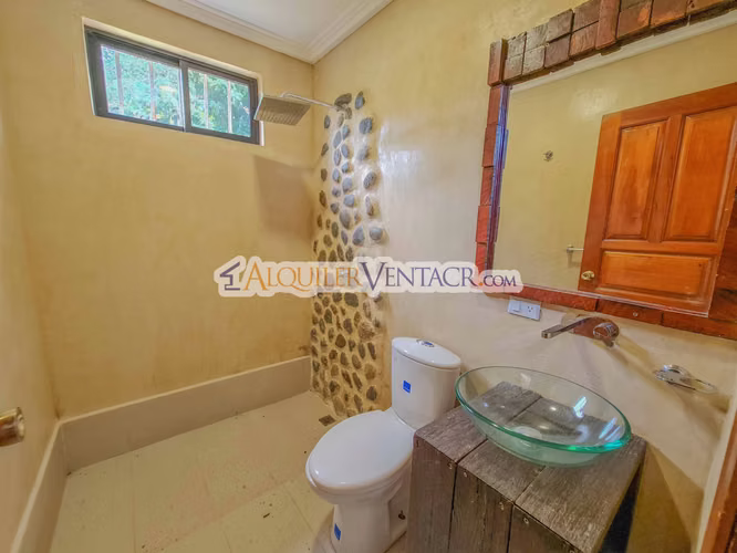 CASA CON PISCINA PROPIA Y VISTA CON 1.735 M2 DE LOTE EN SANTA ANA PIEDADES - Imagen 16