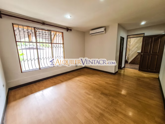 CASA DE UN NIVEL DE 479 M2 CON 984 M2 LOTE EN JABONCILLOS ESCAZU - Imagen 19