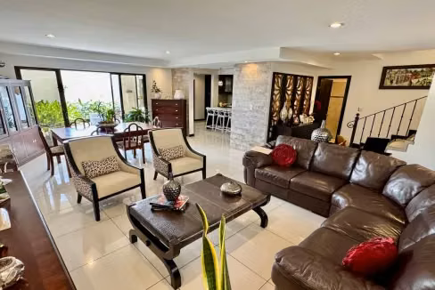 Casa de 2 Plantas en Residencial, Santa Ana centro - Imagen 5