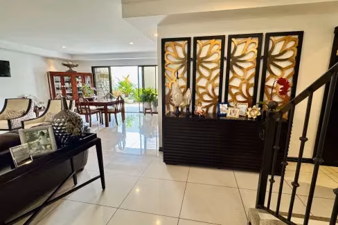 Casa de 2 Plantas en Residencial, Santa Ana centro - Imagen 2