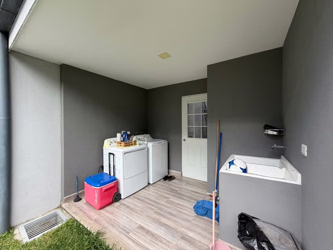 Casa de estilo moderno en Guachipelin de Escazu - Imagen 12