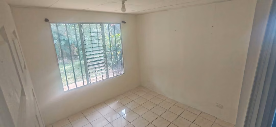 Casita Rural con Amplio Lote (626 M2) en Santa Rita de Lagunillas, Orotina - Imagen 10