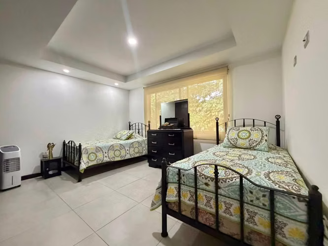Casa moderna con muebles en alquiler en Santa Ana - Imagen 7