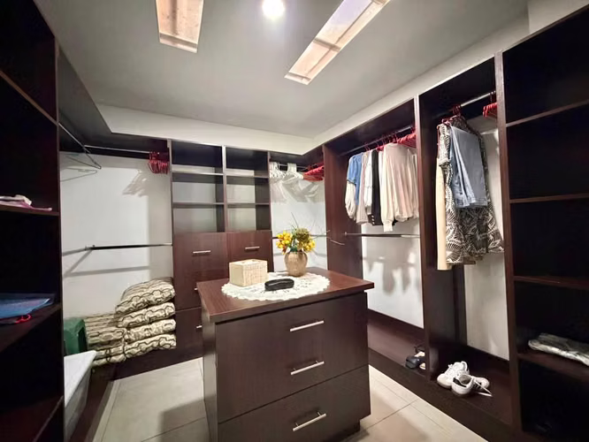 Casa moderna con muebles en alquiler en Santa Ana - Imagen 12