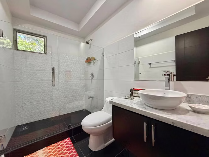 Casa moderna con muebles en alquiler en Santa Ana - Imagen 6