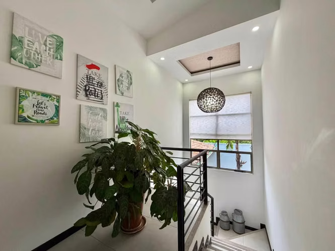 Casa moderna con muebles en alquiler en Santa Ana - Imagen 4