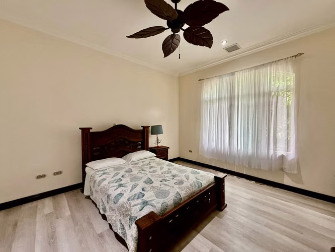 Vende/Alquila condominio en Pacific Sun, Jacó, Garabito (MV)