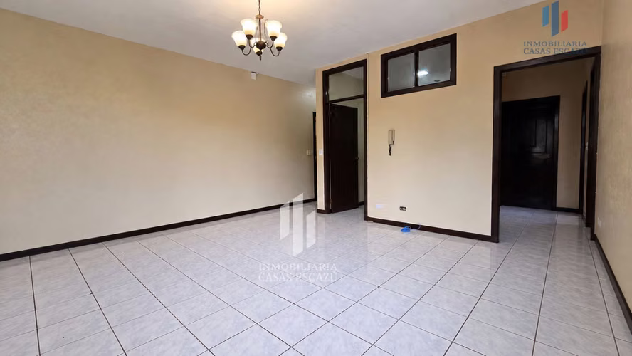 Apartamento en Alquiler, Escazú centro, Parqueo Techado, se acepta Gato de mascota - Imagen 4
