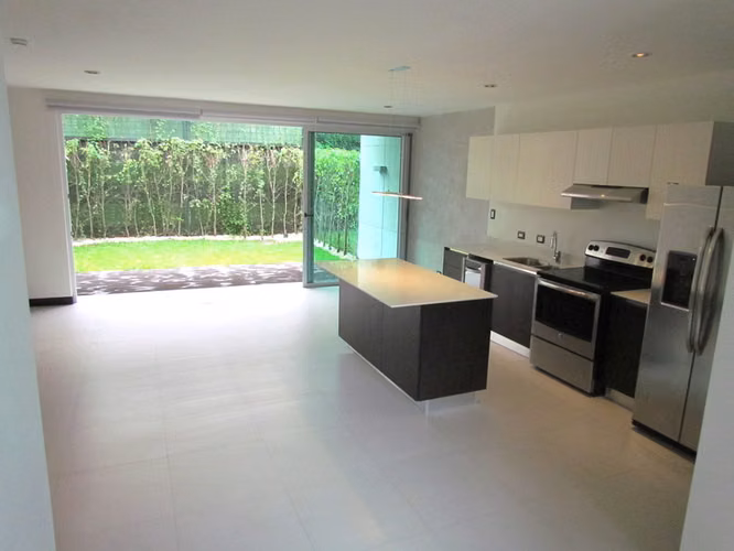 Casa en Alquiler Amueblada en Lindora, Santa Ana | 2 Habs y Lujo Contemporáneo ID27221 - Imagen 4