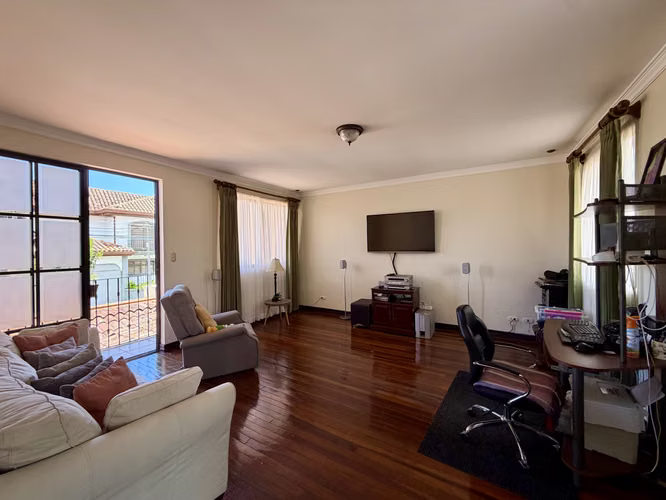 SE VENDE CASA DE LUJO EN RESIDENCIAL CON SEGURIDAD 24-7 EN SAN PABLO DE HEREDIA