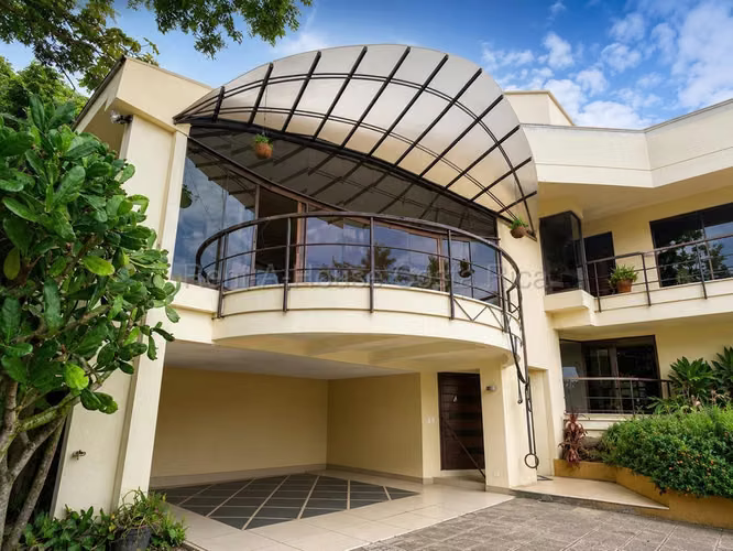 LUXURY House for Rent in Altos de Carrizal, Escazú. 27-142
