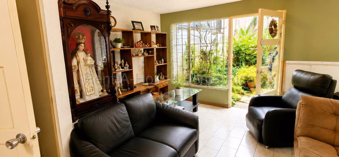 Venta de Casa en Mercedes Montes de Oca en residencial - Imagen 3
