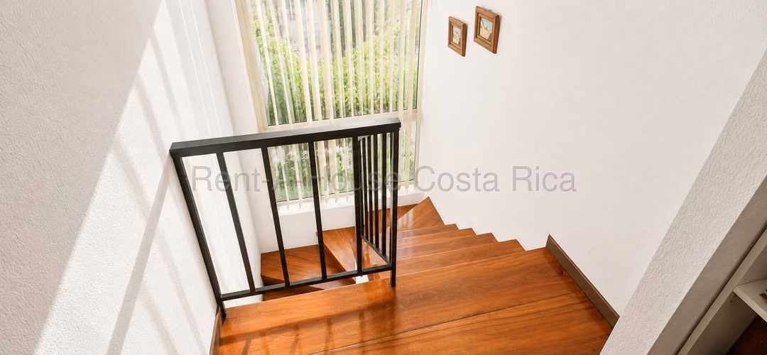 Venta de Casa en Mercedes Montes de Oca en residencial - Imagen 5