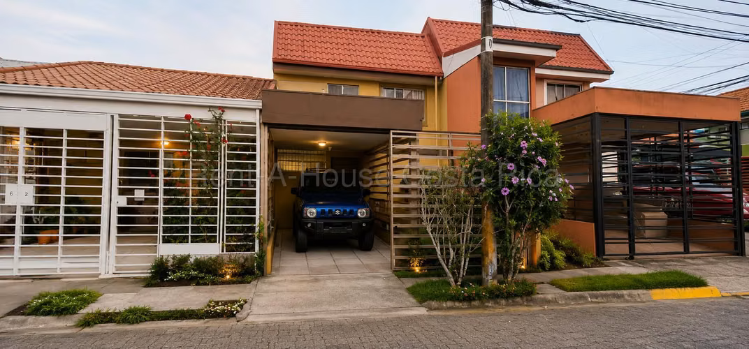 Venta de Casa en Mercedes Montes de Oca en residencial