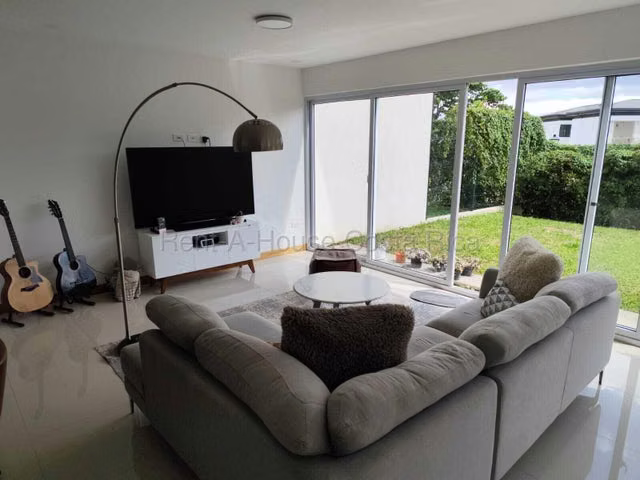 Venta de Casa en ULLOA-Heredia. 27-171 - Imagen 13