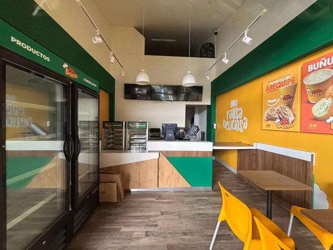 ALQUILER DE LOCAL EN PLAZA - SAN RAFEL ESCAZU - Imagen 7