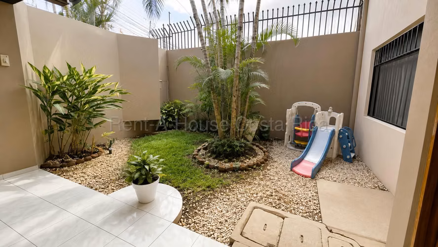 Venta de Casa en Lomas de Ayarco Curridabat - Imagen 7
