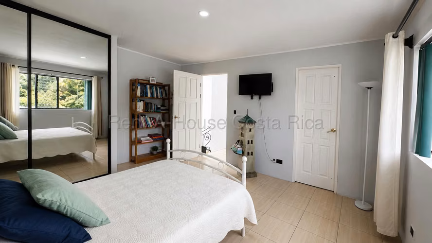 Venta de Casa en Lomas de Ayarco Curridabat - Imagen 3