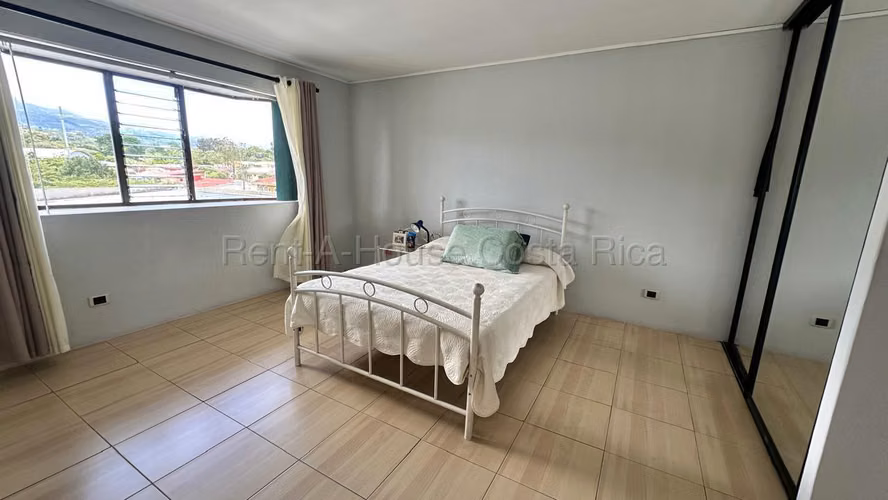 Venta de Casa en Lomas de Ayarco Curridabat - Imagen 2