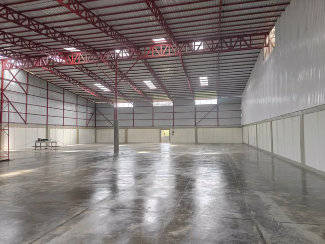 Bodegas Rental in San Antonio del Tejar - Various sizes with Anden