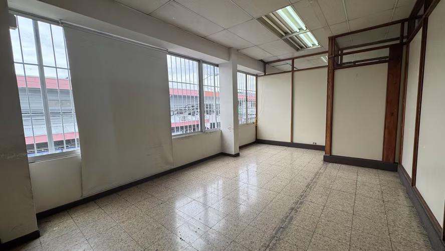 Amplia zona en alquiler en el centro de Heredia cerca del Mercado Central - Imagen 10