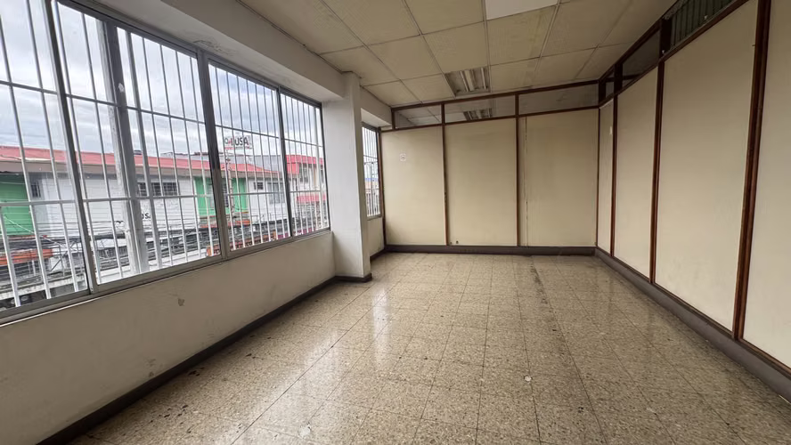 Amplia zona en alquiler en el centro de Heredia cerca del Mercado Central - Imagen 7