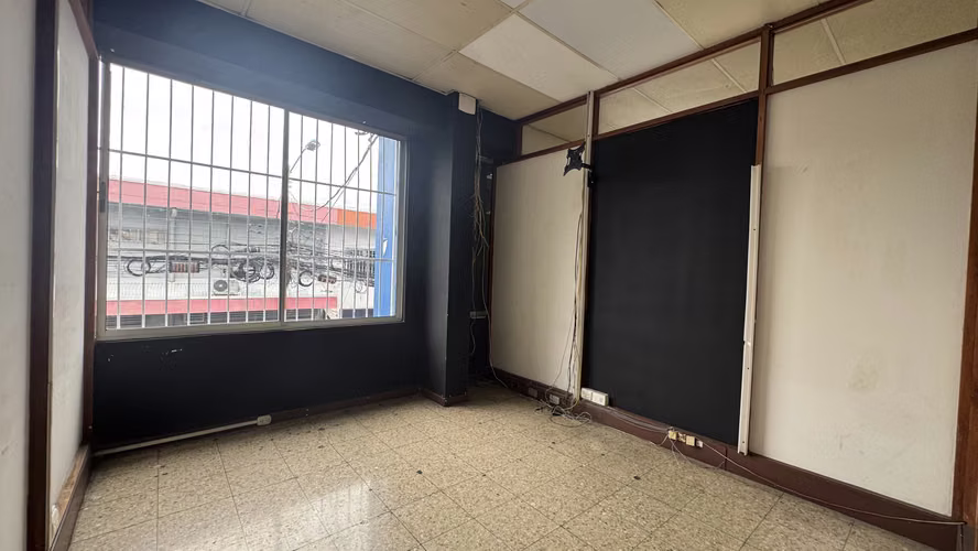 Amplia zona en alquiler en el centro de Heredia cerca del Mercado Central - Imagen 11