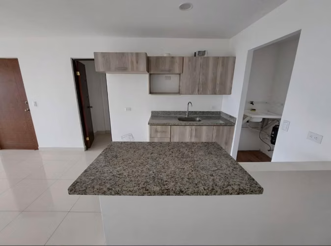 BONITO Y COMODO EN GRANADILLA - Imagen 2